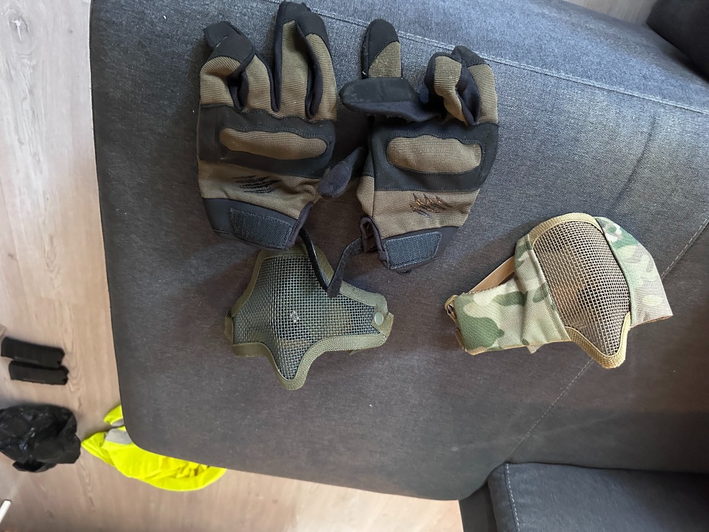 Handschoenen + gezichtsbescherming