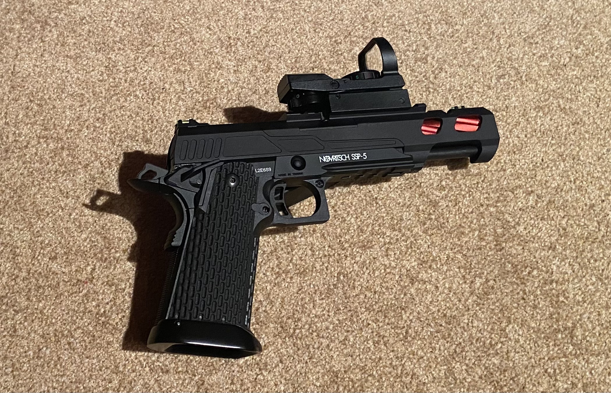 Gear & Novritsch pistol replica’s