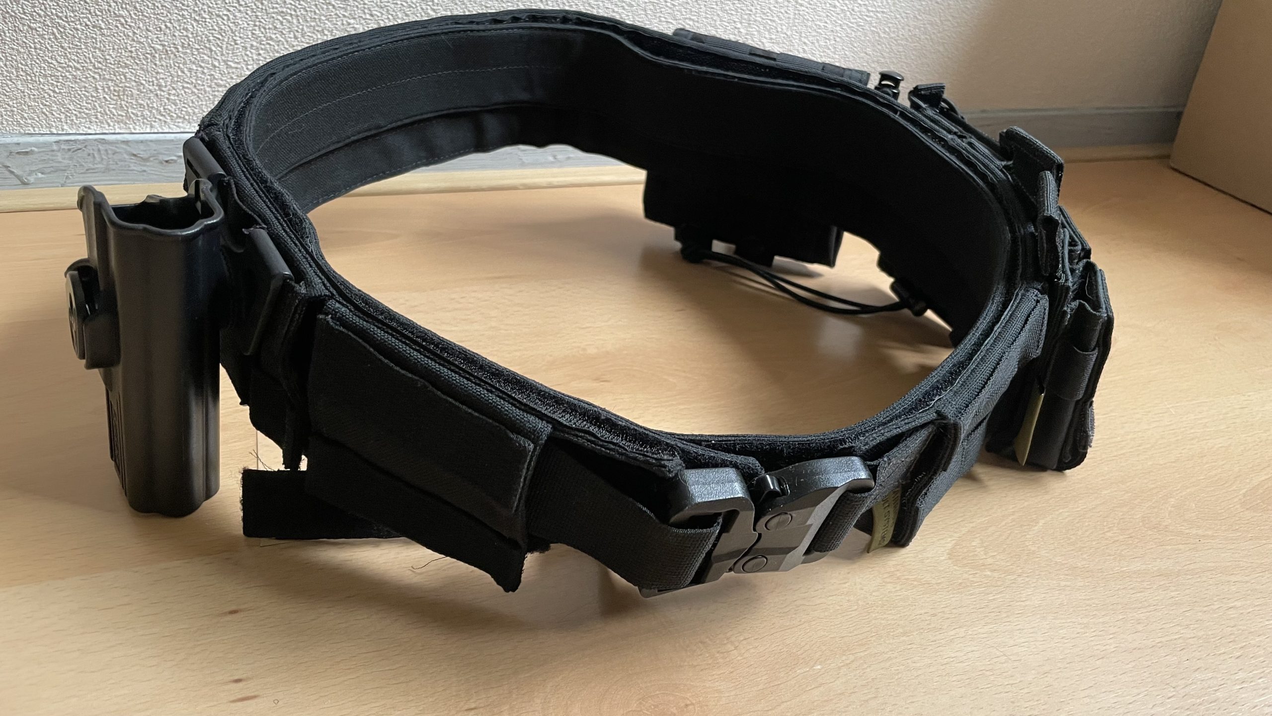 Warrior Assault Low Profile MOLLE Belt met Polymer Cobra Belt en pouches